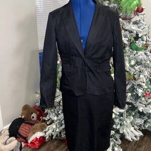 Calvin Klein Skirt Suit Size 4 Two Piece W/Set Pockets Executive Career